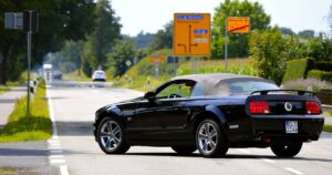 Best Minicabs Ashtead to Leatherhead and Local Taxi near me